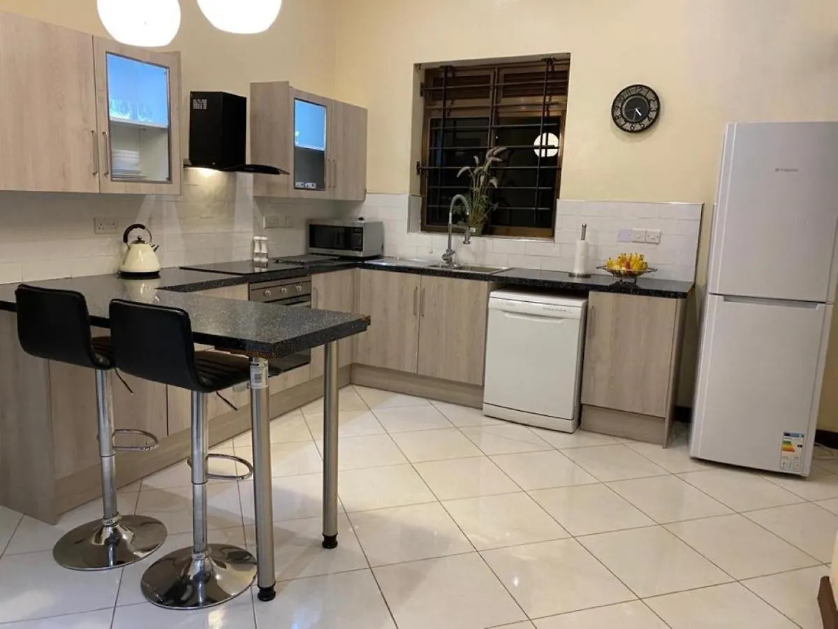 Roses Apartment, Muyenga Hill Kampala 0*,