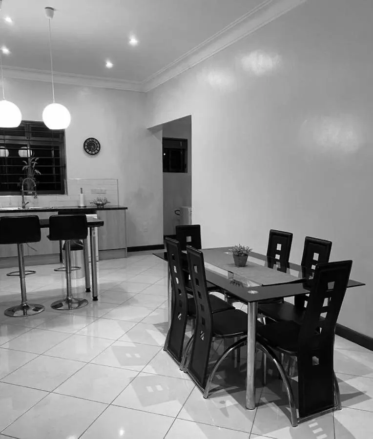 Appartamento Roses Apartment, Muyenga Hill Kampala